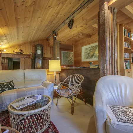 Du Croz 1 Mont Blanc View - 4 En-suites & Sleeps 8 - Happy * Шамони