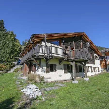 Du Croz 1 Mont Blanc View - 4 En-suites & Sleeps 8 - Happy * Шамони